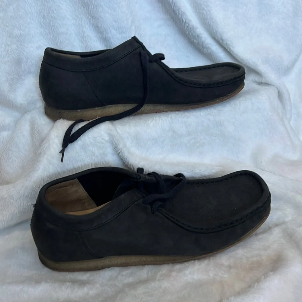 Clarks - Picture 1 of 5